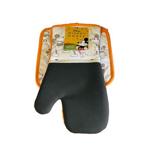 Disney Mickey Mouse Oversized Oven Mitt Potholder Set Colorful Fall New